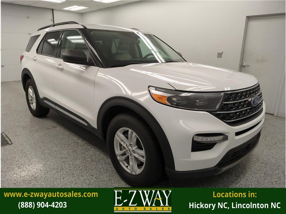 2023 Ford Explorer XLT's photo