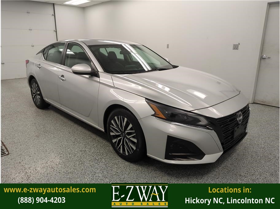 2023 Nissan Altima SV's photo