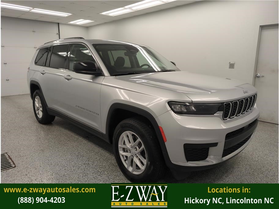 2023 Jeep Grand Cherokee L Laredo's photo