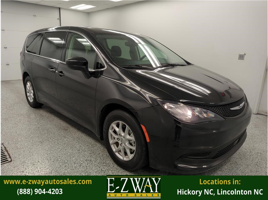 2023-Chrysler-Voyager-LX's photo