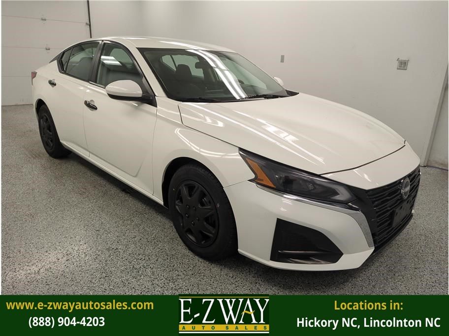 2023 Nissan Altima S's photo