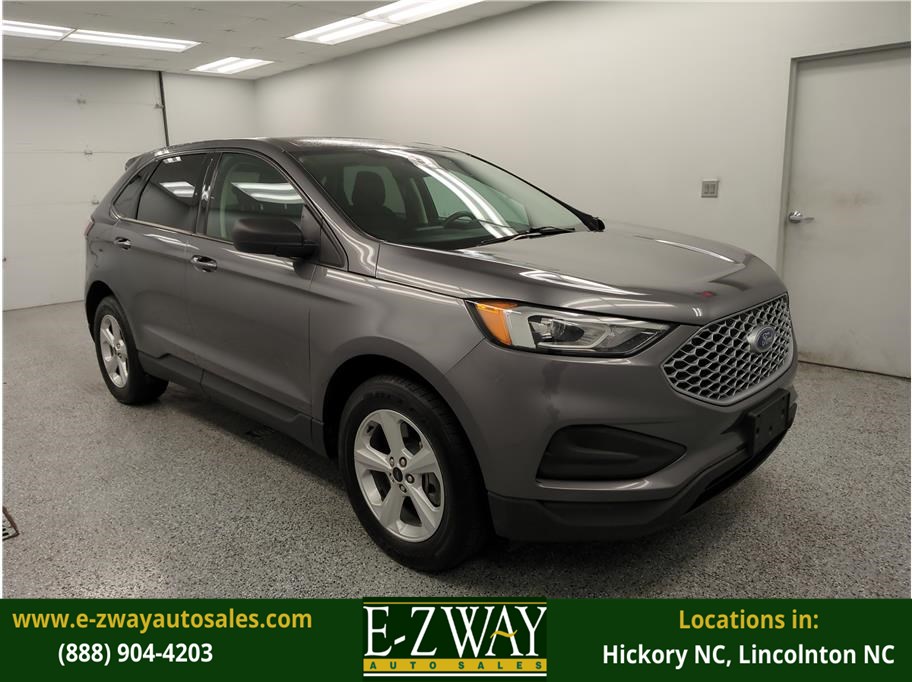 2023 Ford Edge SE's photo