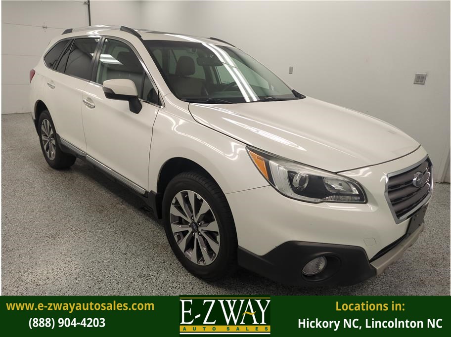 2017 Subaru Outback Touring's photo