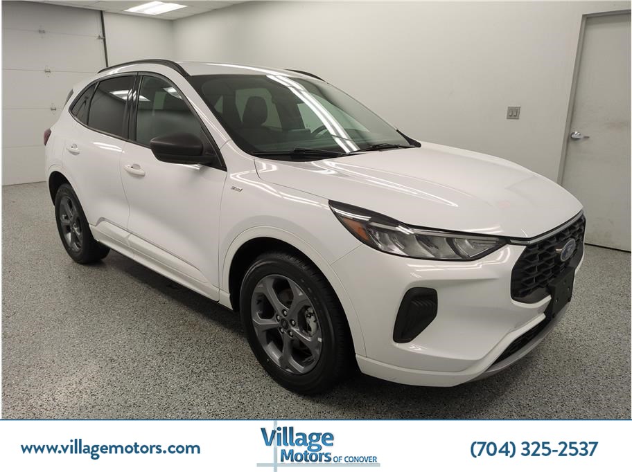 2023 Ford Escape ST-Line's photo