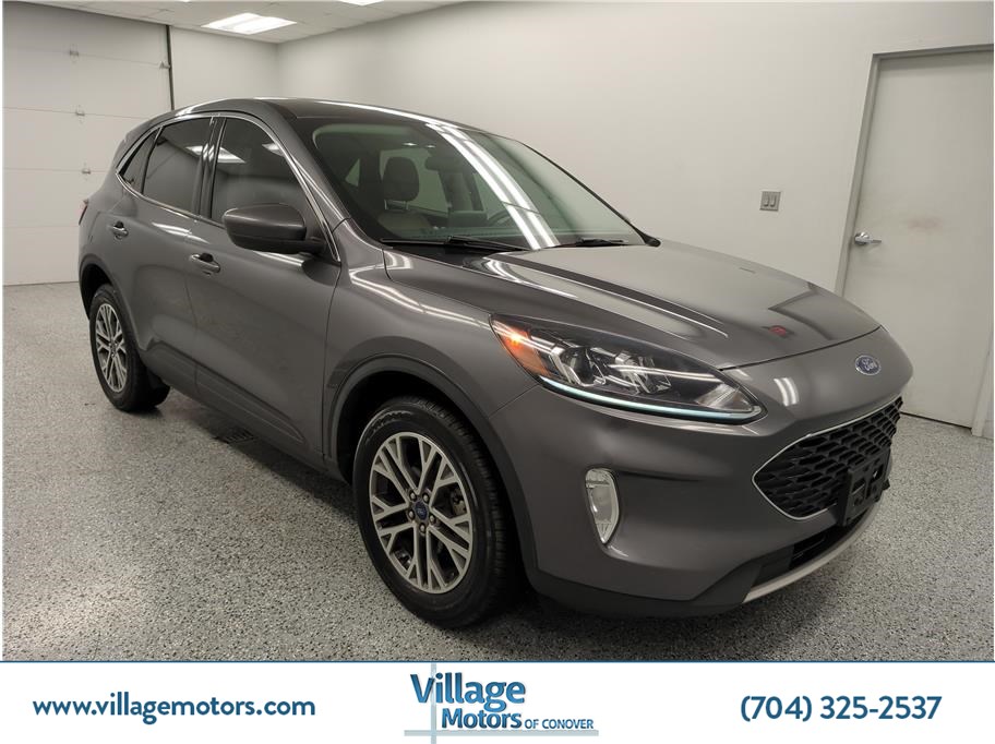 2022 Ford Escape SEL's photo