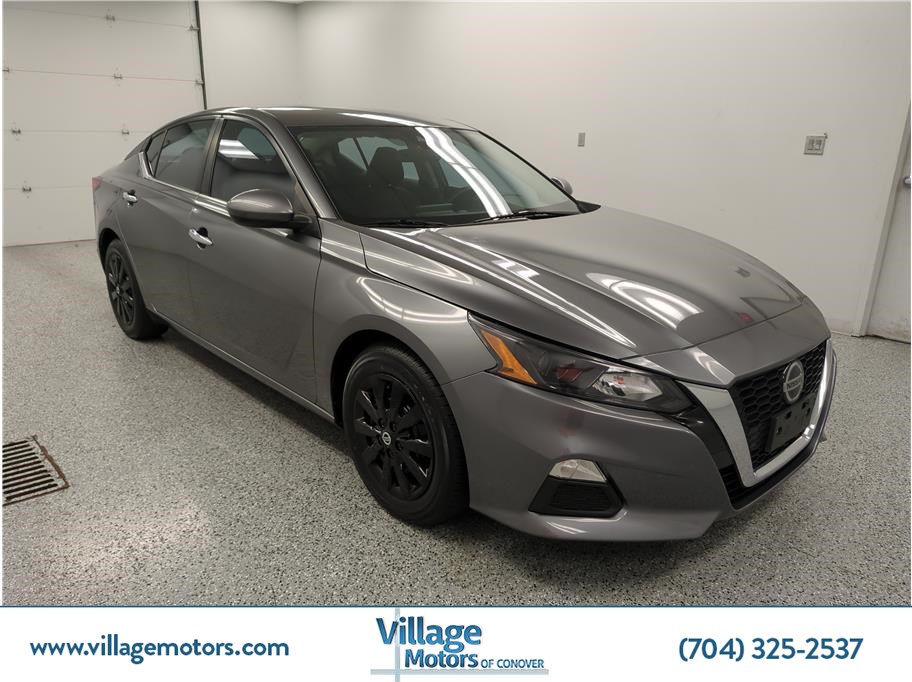 2022 Nissan Altima S's photo