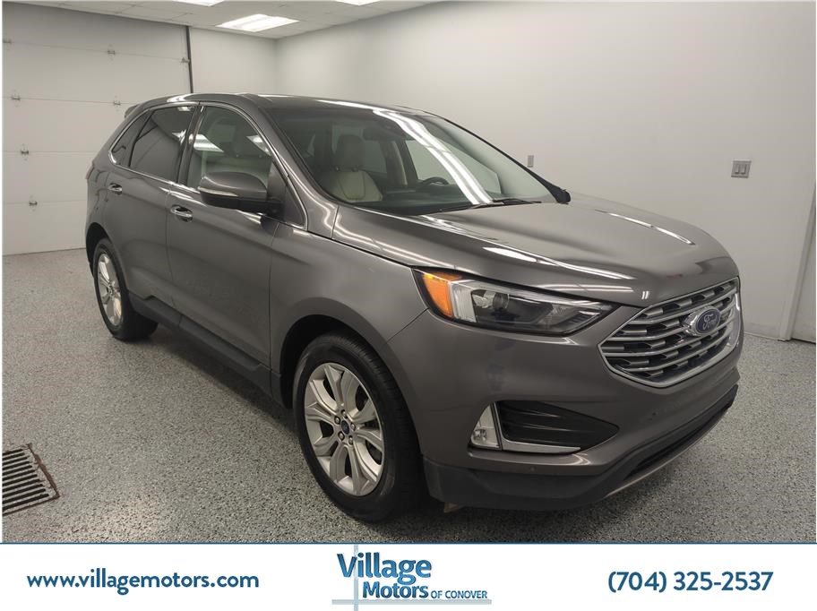 2022 Ford Edge Titanium's photo