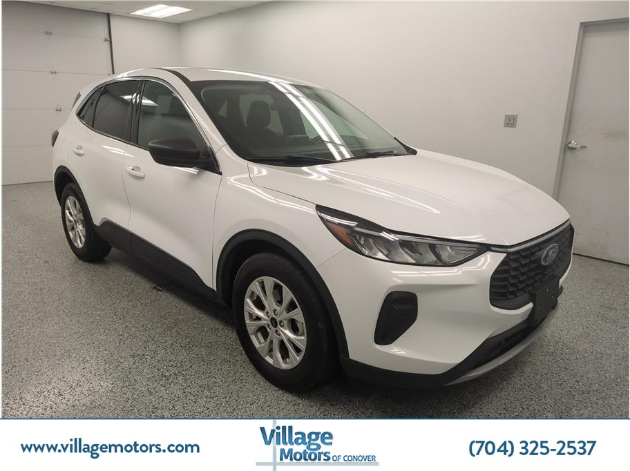 2023 Ford Escape Active's photo