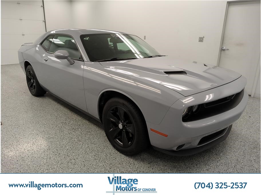 2021 Dodge Challenger SXT's photo