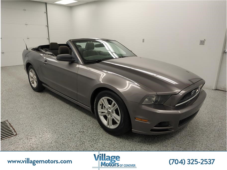 2014 Ford Mustang V6's photo