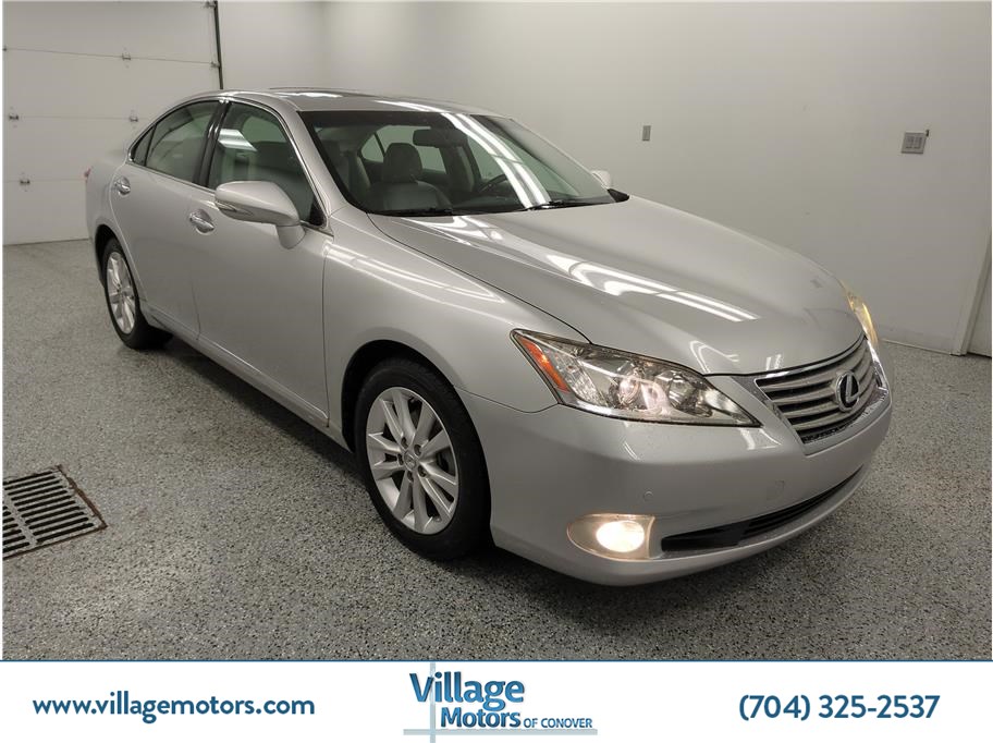 2011 Lexus ES 350's photo