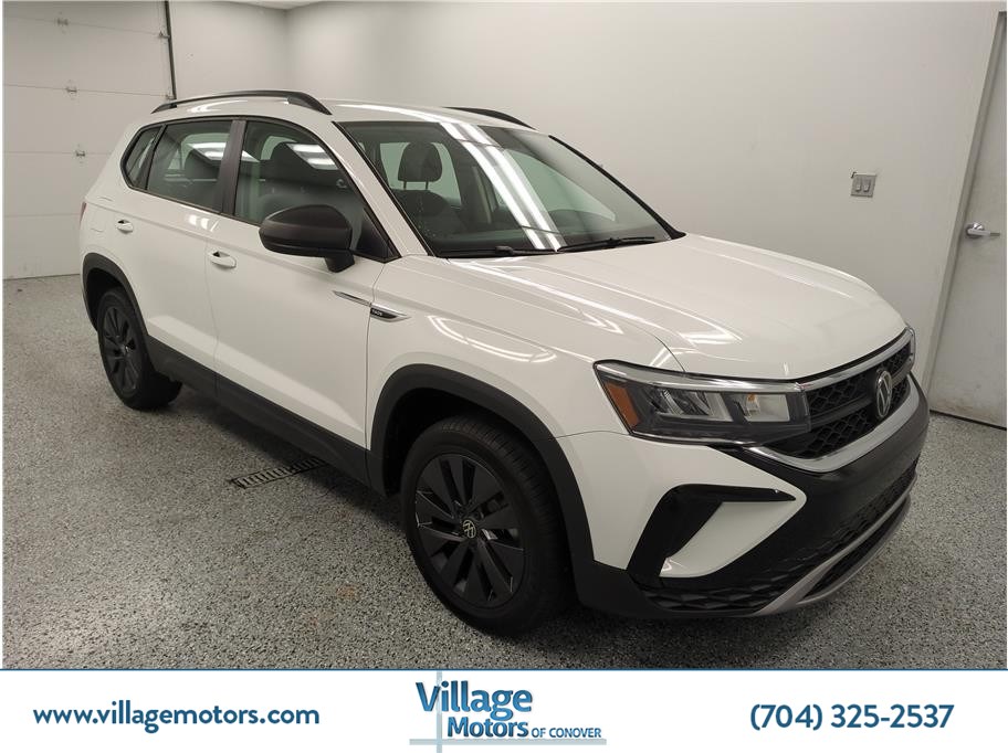 2024 Volkswagen Taos S's photo