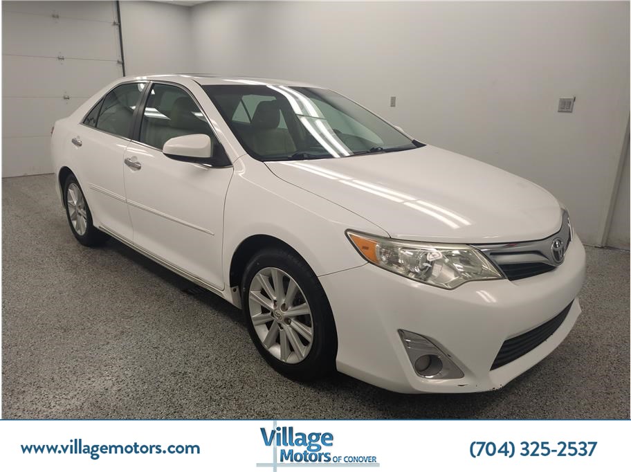 2012 Toyota Camry XLE's photo