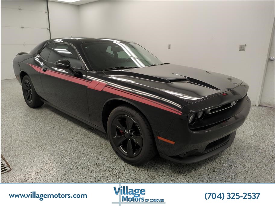 2020 Dodge Challenger SXT's photo