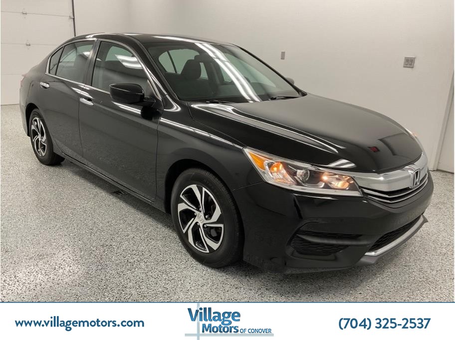 2017 Honda Accord LX's photo