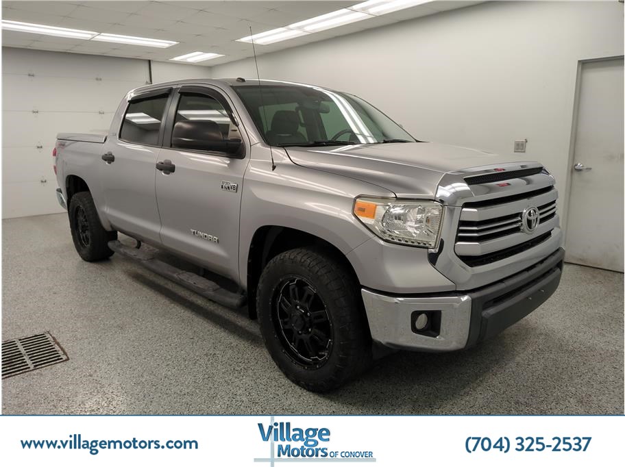 2016 Toyota Tundra SR5's photo