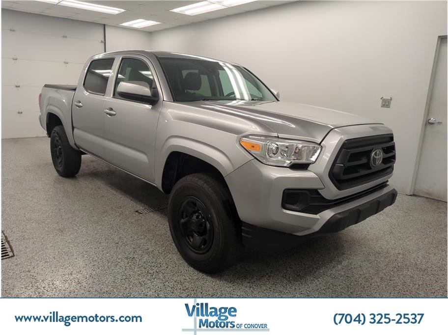 2023 Toyota Tacoma SR's photo