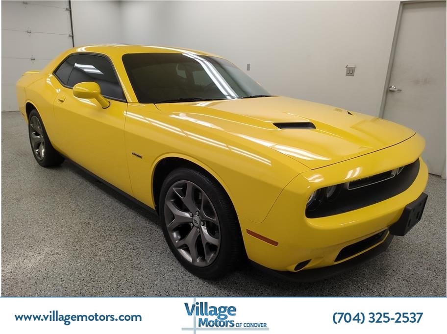 2017 Dodge Challenger R/T Plus's photo