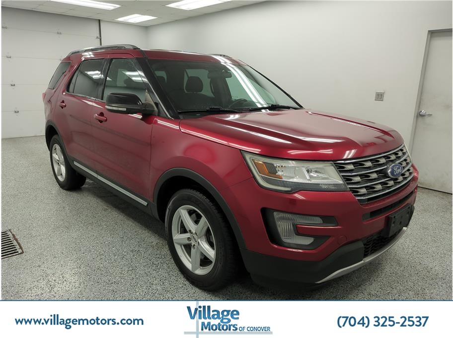 2017 Ford Explorer XLT's photo