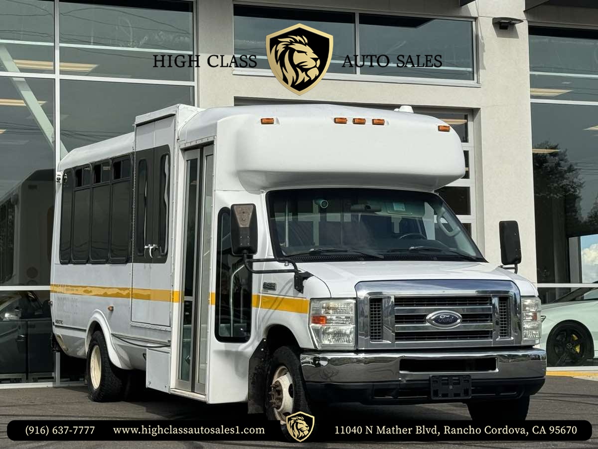 2011 Ford Econoline's photo