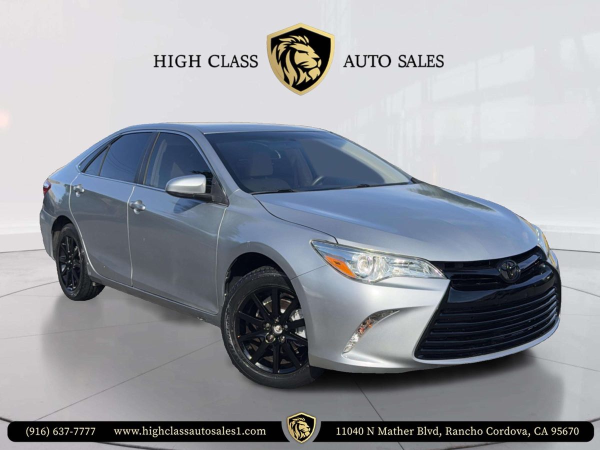 2017 Toyota Camry LE's photo