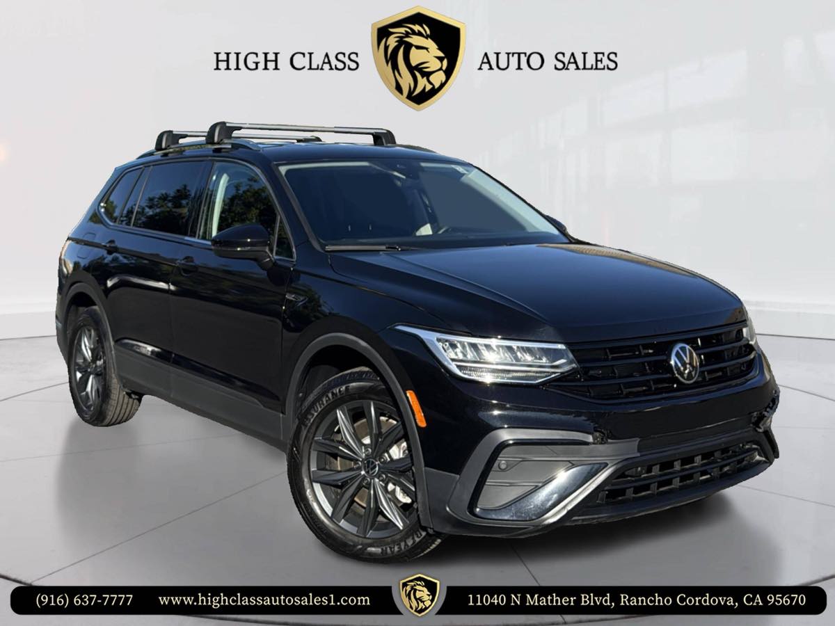 2024 Volkswagen Tiguan SE's photo