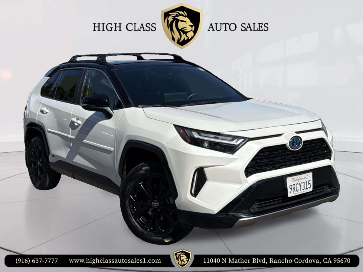 2024 Toyota RAV4 XSE's photo