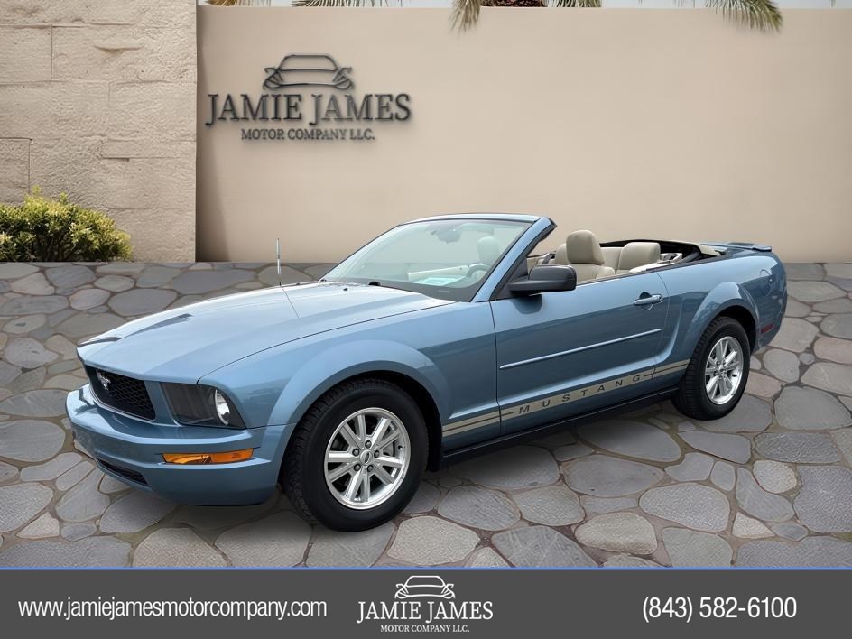 2007 Ford Mustang Deluxe