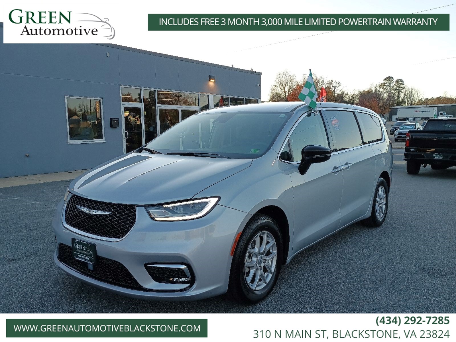 2024 Chrysler Pacifica Touring L's photo