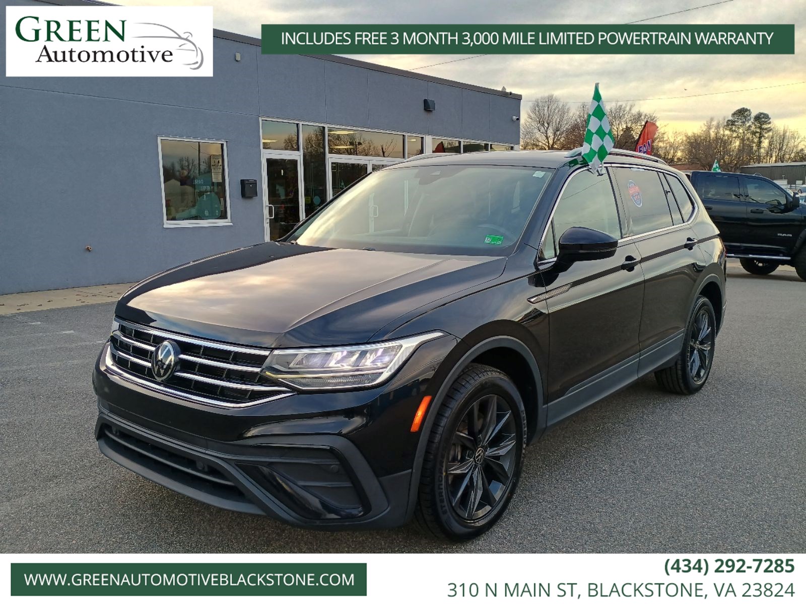 2022 Volkswagen Tiguan SE's photo