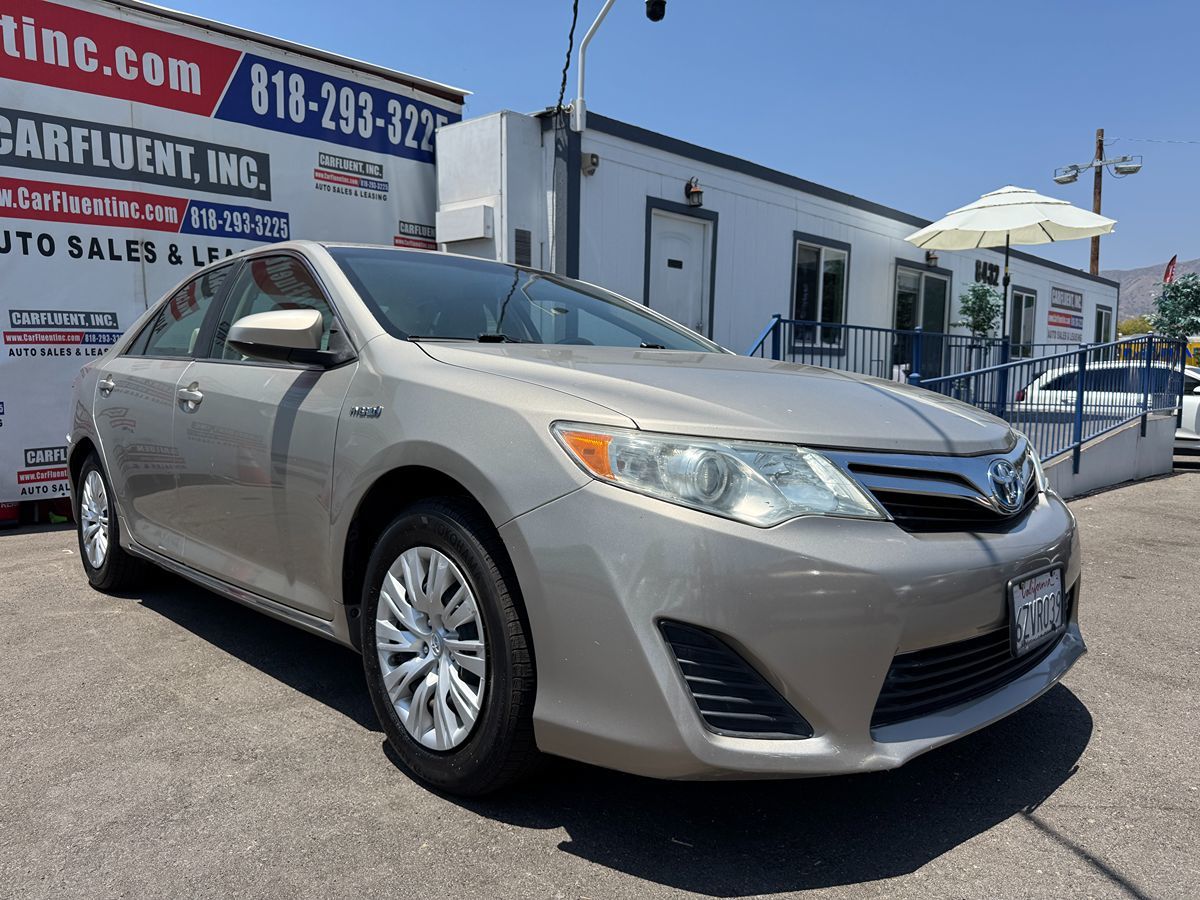 2013 Toyota Camry LE Hybrid's photo