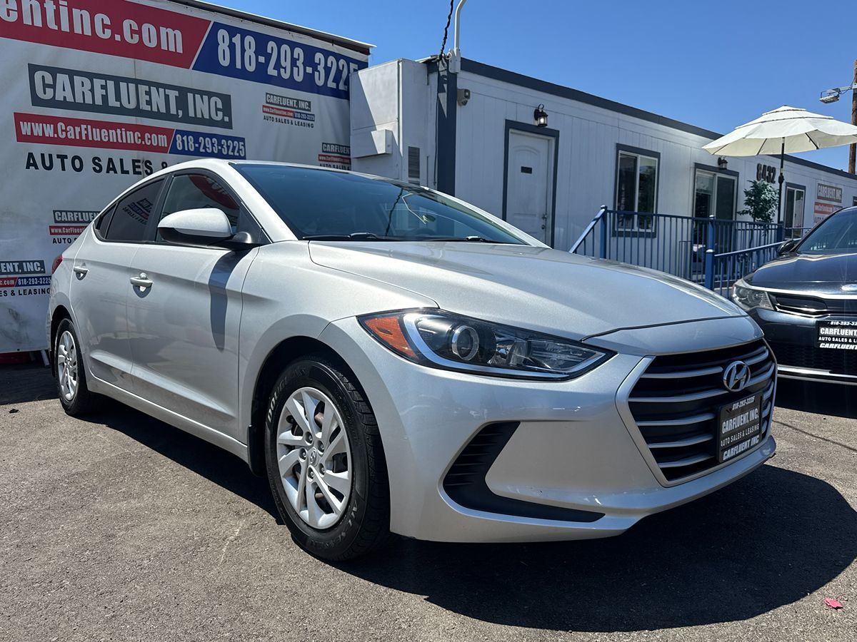 2018 Hyundai Elantra SE's photo