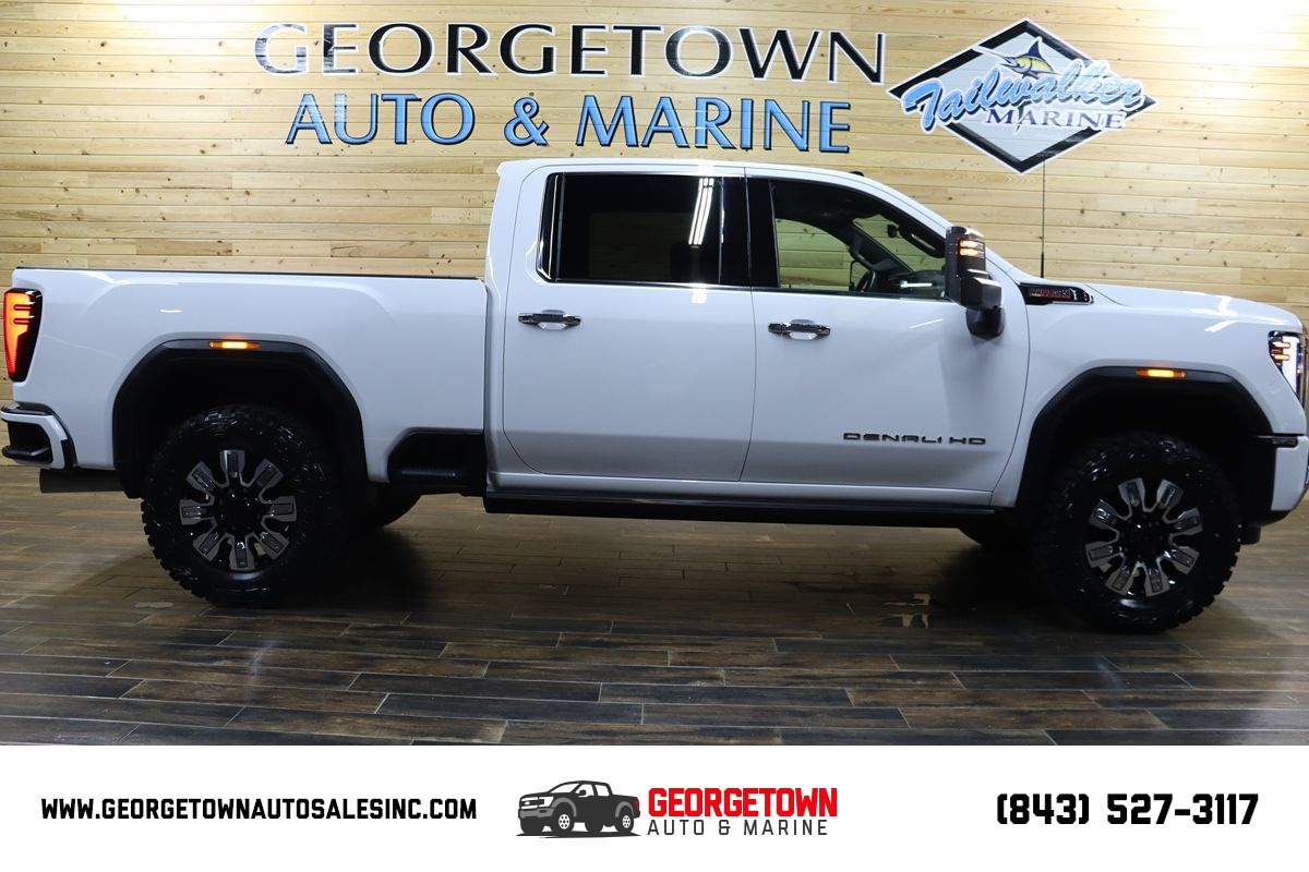 2024 GMC Sierra 2500HD Denali's photo