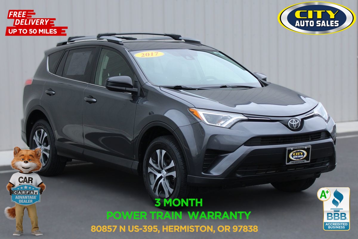 2017 Toyota RAV4 LE's photo