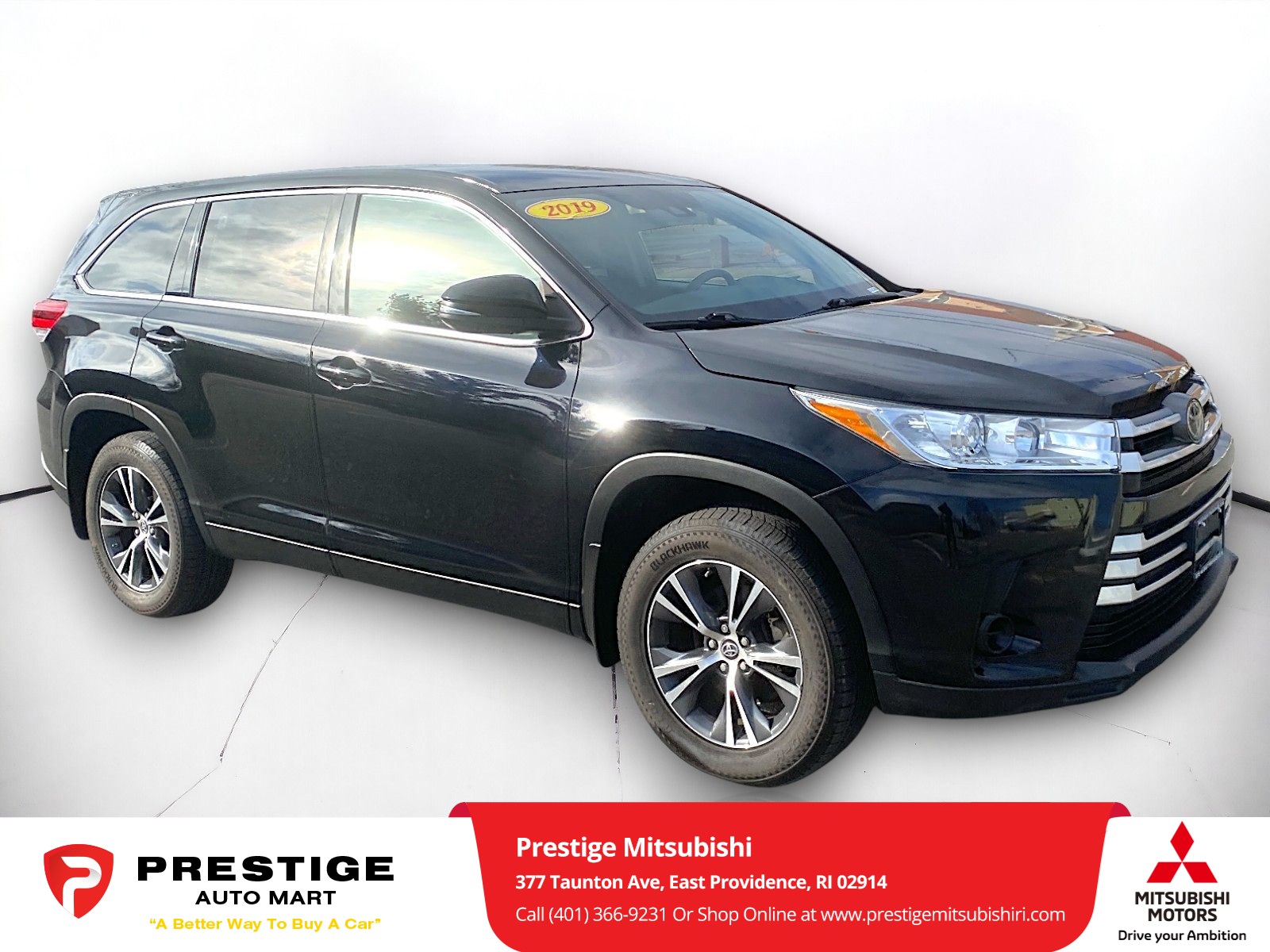 2019 Toyota Highlander LE's photo