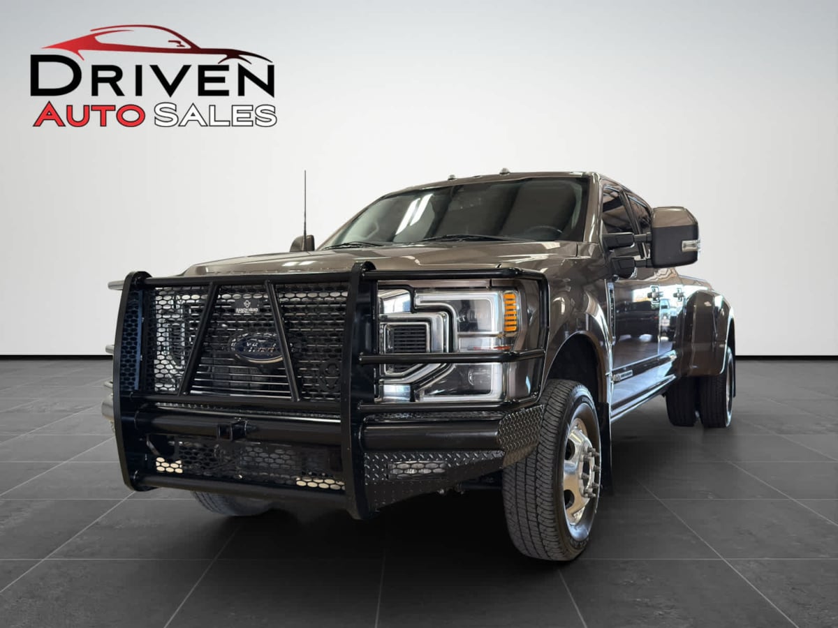 2022 Ford F-350 Super Duty Limited's photo