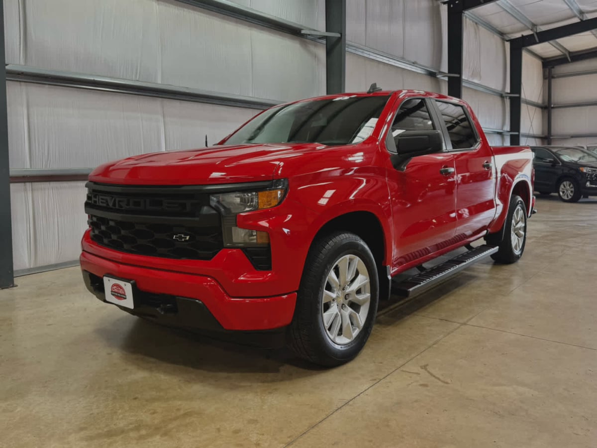 2022 Chevrolet Silverado Custom's photo