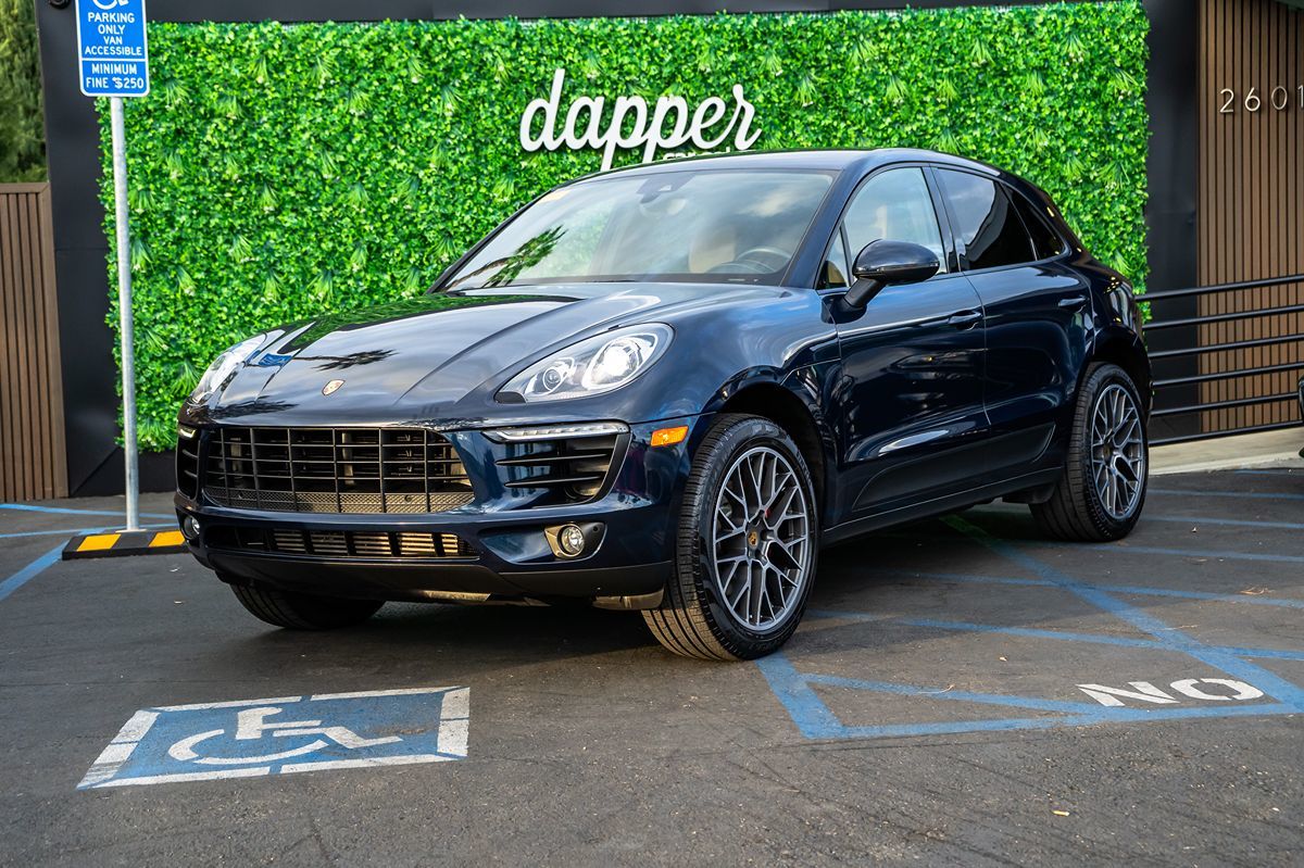 2018 Porsche Macan Base's photo