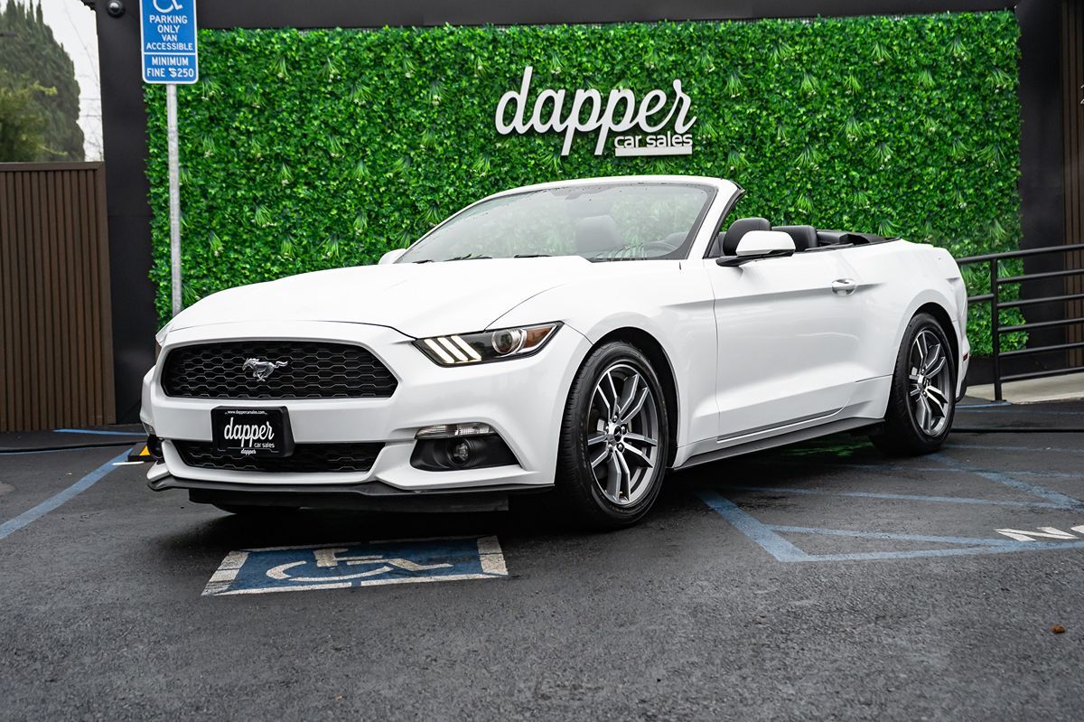 2015 Ford Mustang EcoBoost Premium's photo