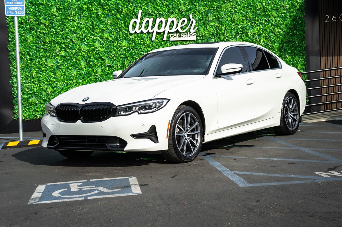 2020 BMW 3 Series 330i's photo