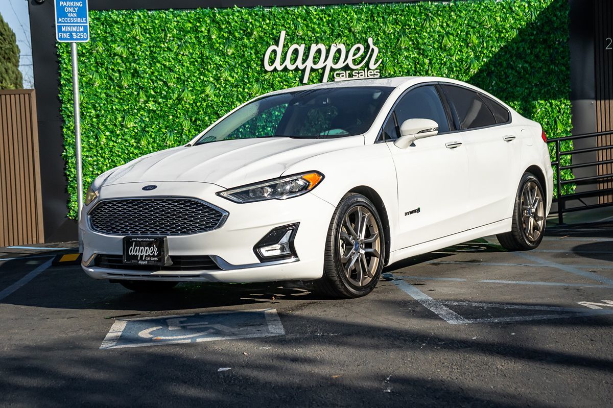 2019 Ford Fusion Hybrid Titanium's photo