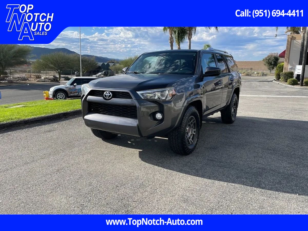 2015 Toyota 4Runner SR5's photo