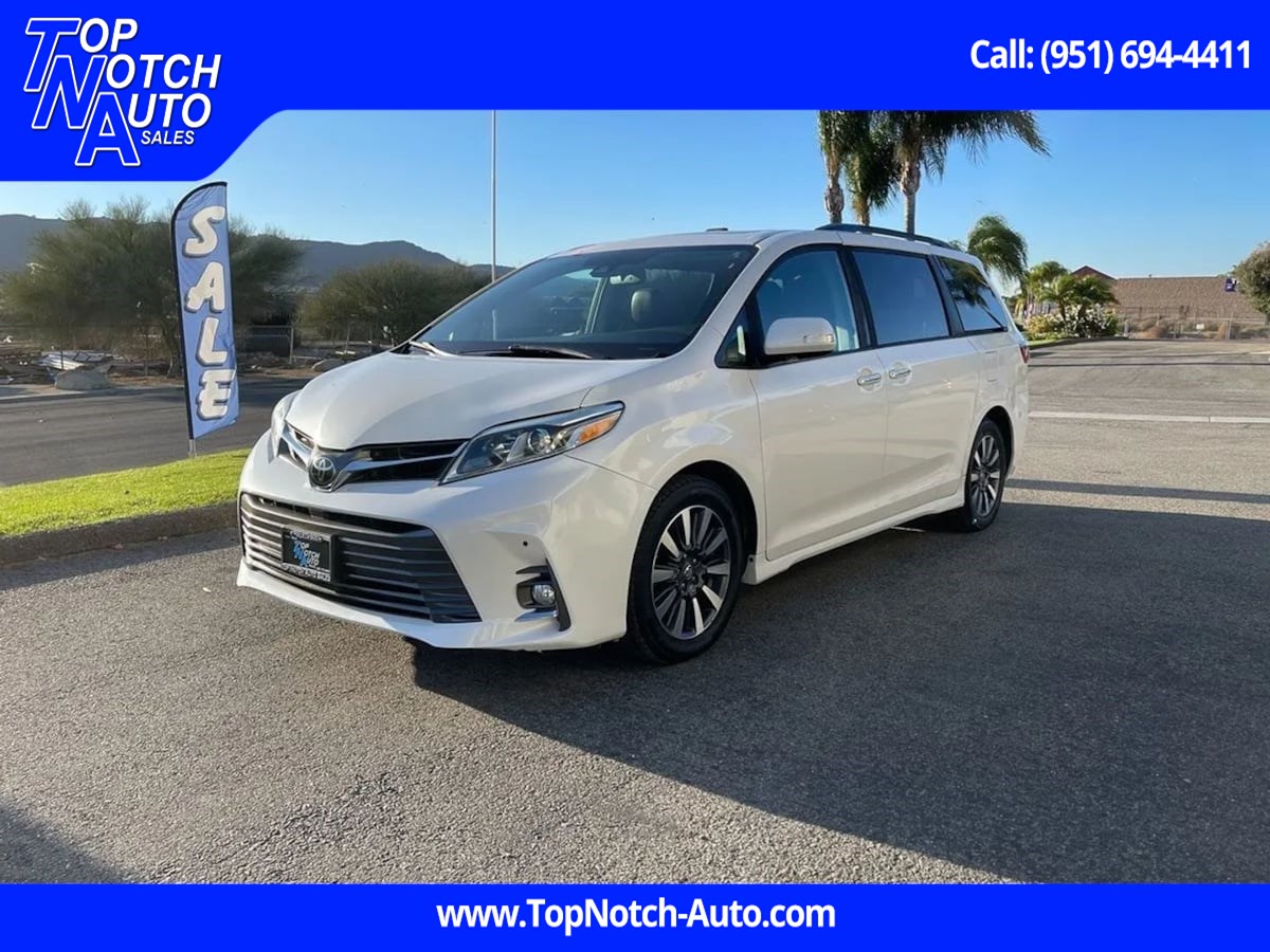 2020 Toyota Sienna Limited's photo