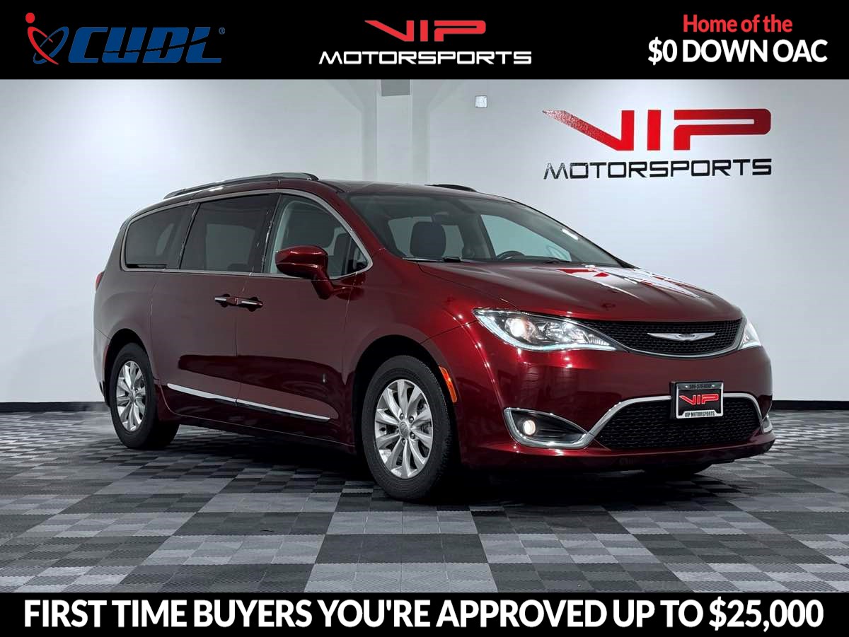 2018 Chrysler Pacifica Touring L's photo