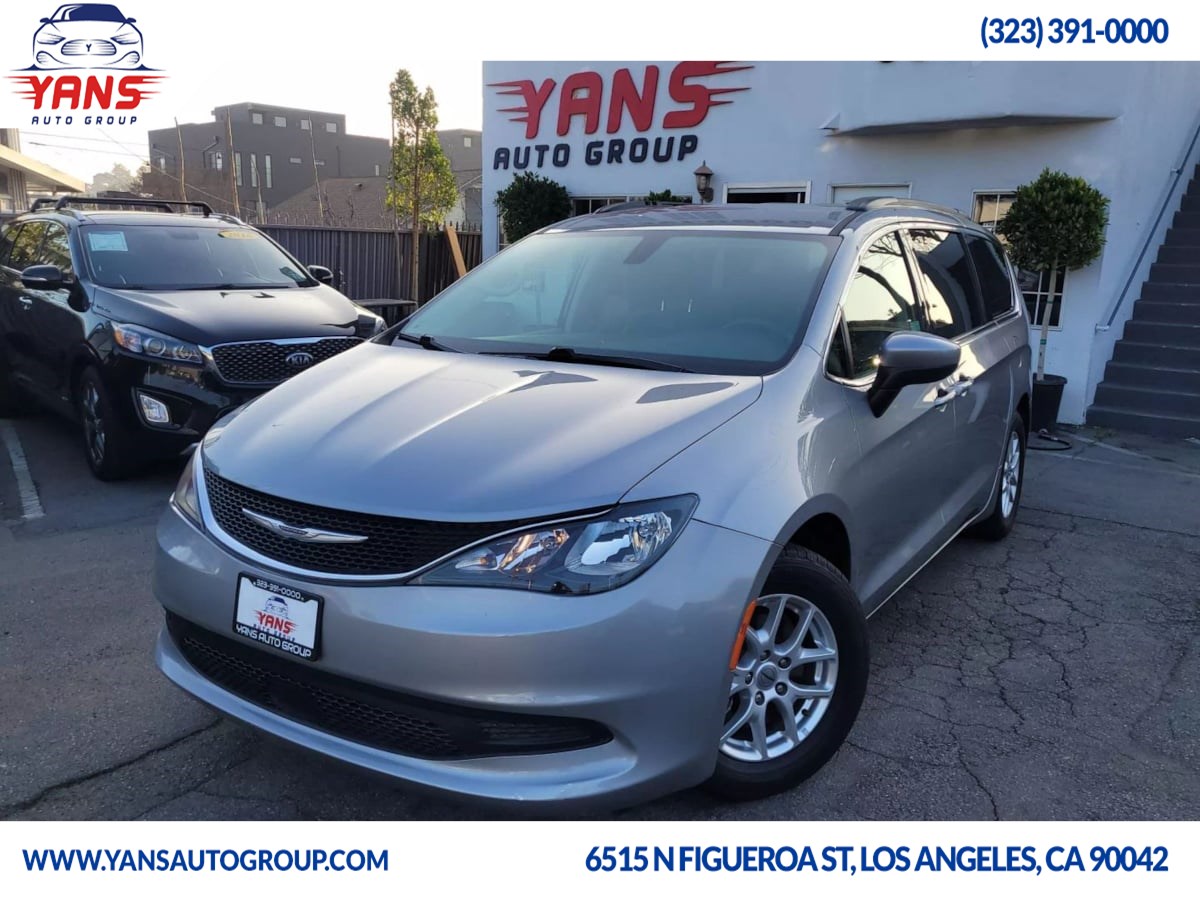 2021 Chrysler Voyager's photo