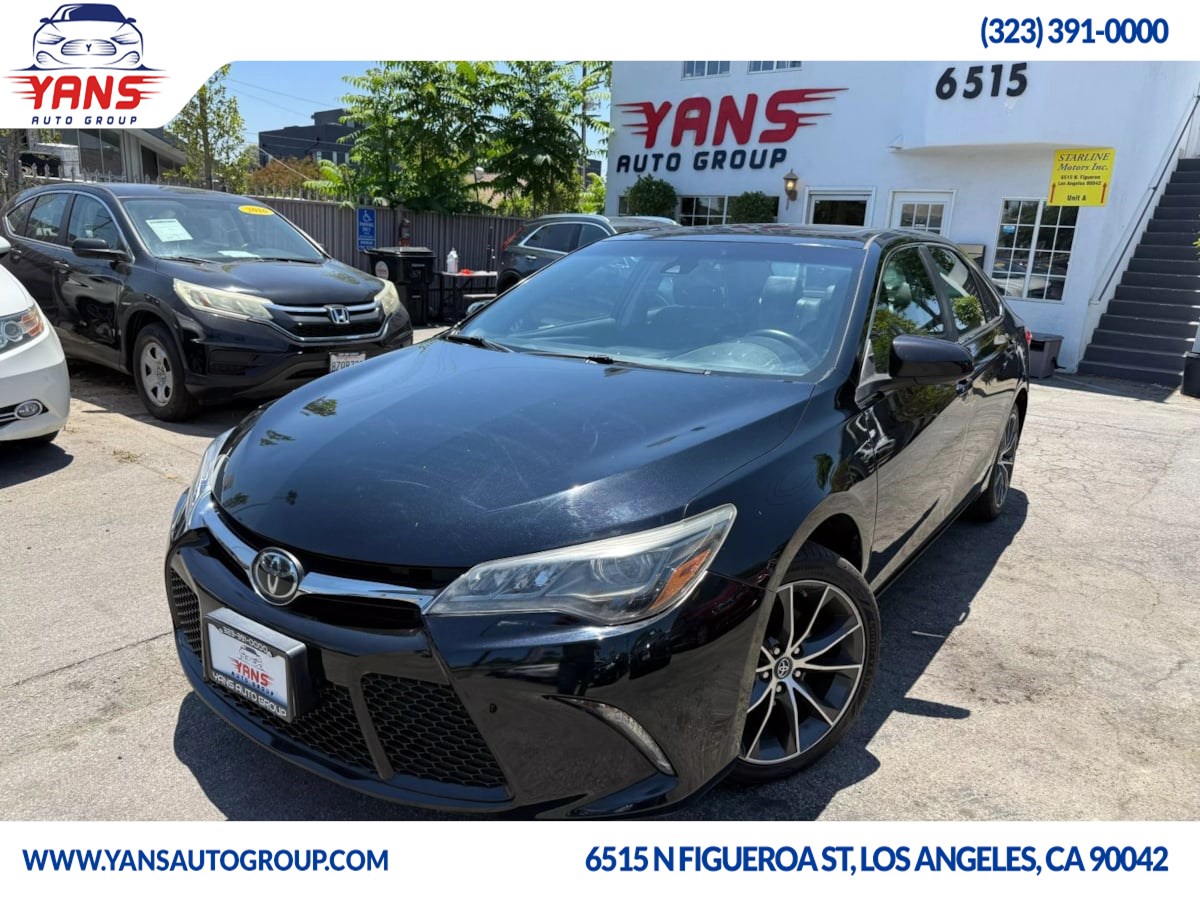 2017 Toyota Camry XSE's photo