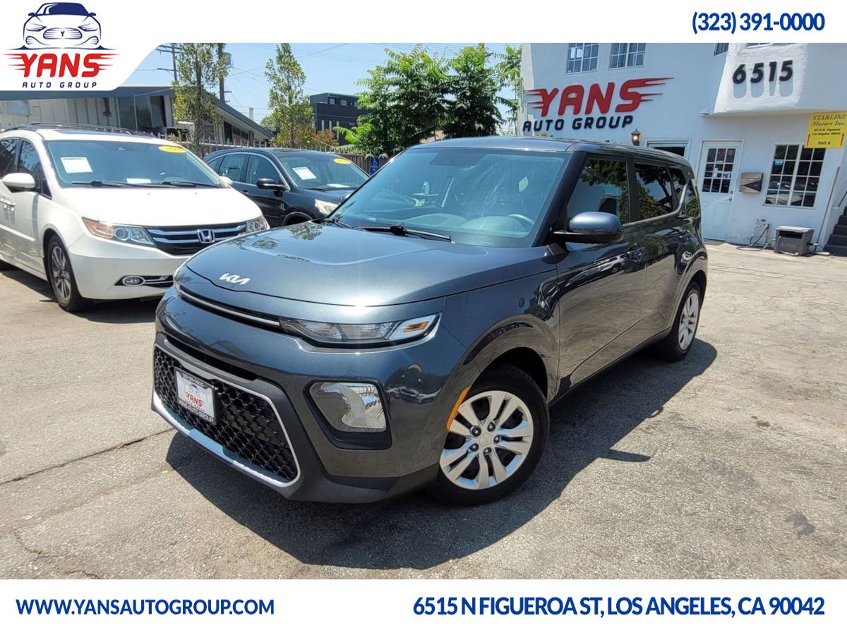 2022 Kia Soul LX's photo