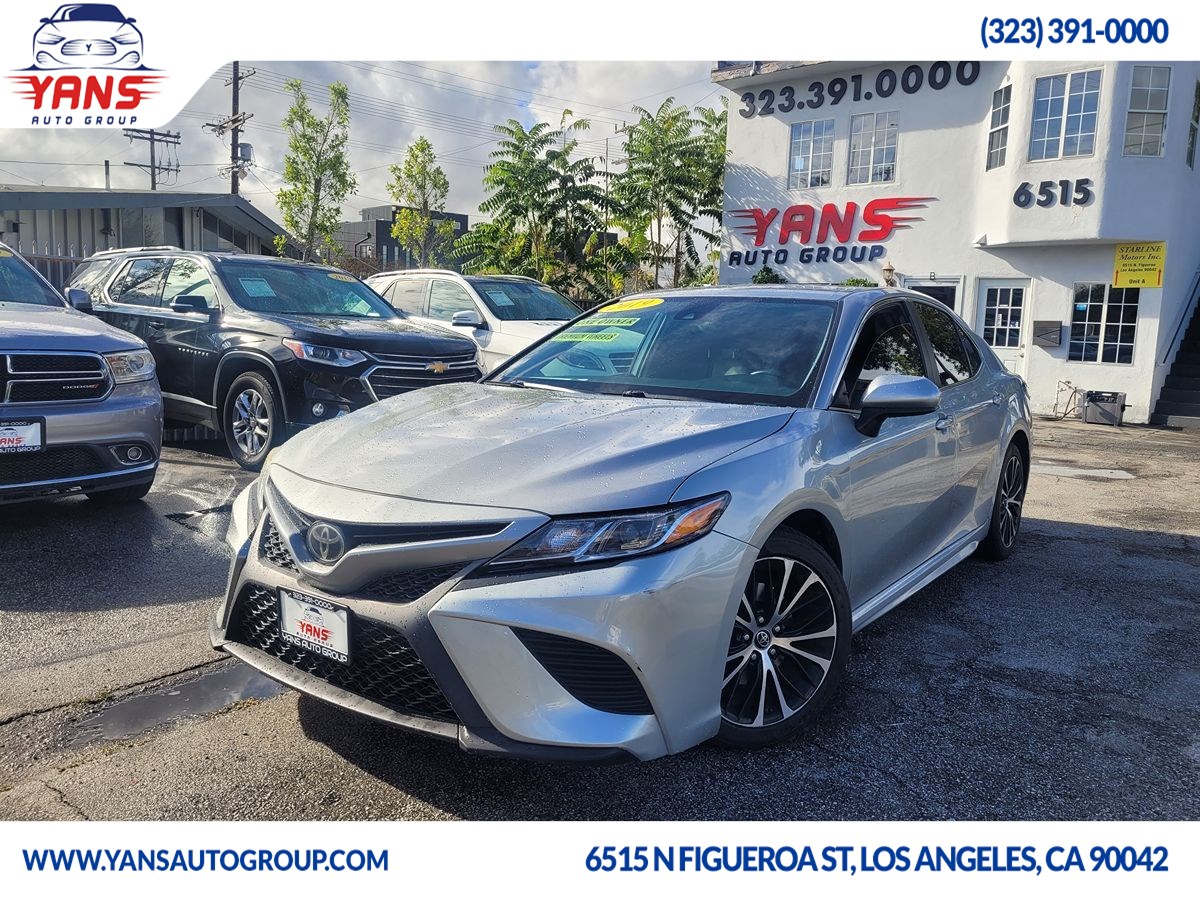 2019 Toyota Camry XLE's photo