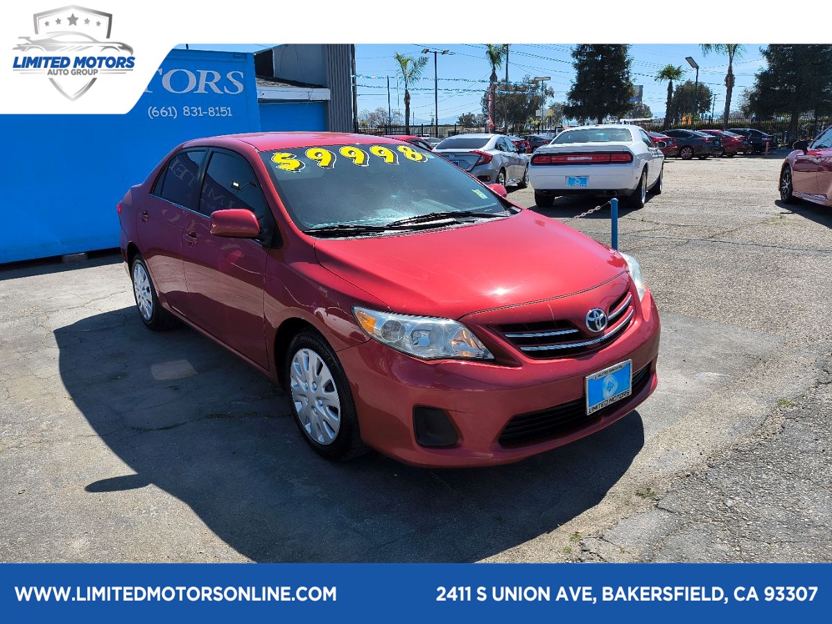 2013 Toyota Corolla LE's photo