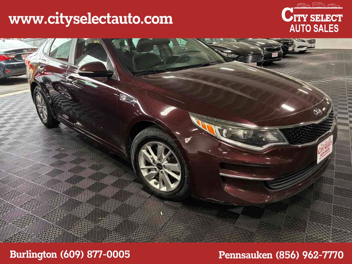 2017 Kia Optima LX's photo